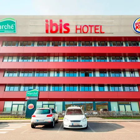 イビス ウィーン エアポート シュベッヒャート