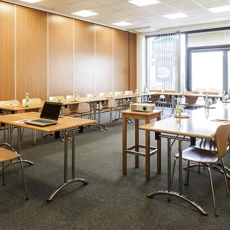 イビス ウィーン エアポート シュベッヒャート