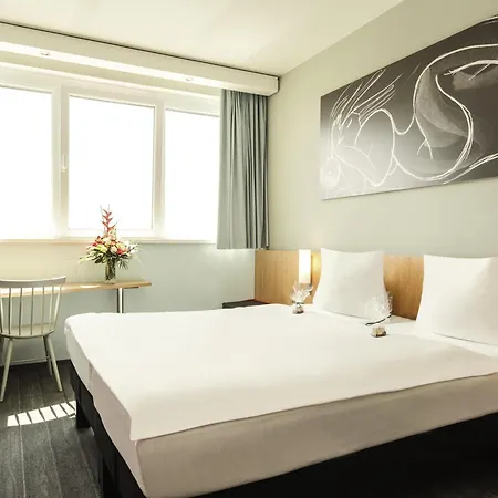 Ibis Vienna Airport 3*