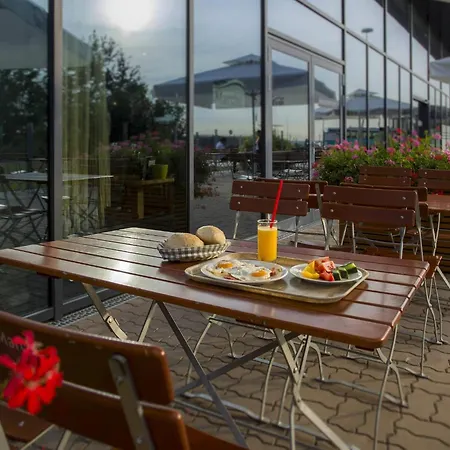 Ibis Vienna Airport Hotel Schwechat