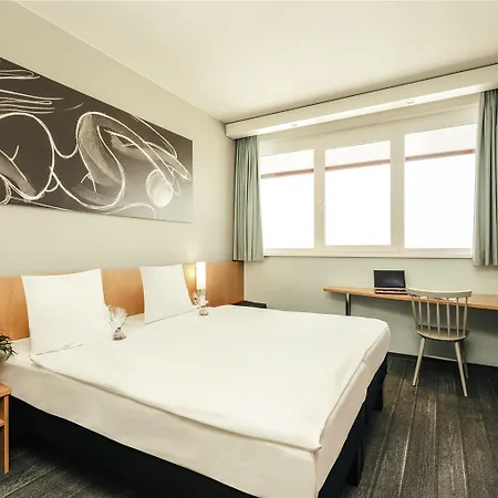 Ibis Vienna Airport Hotel 3*