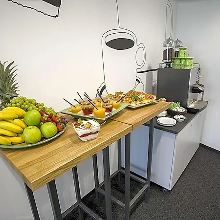 Ibis Vienna Airport 3*