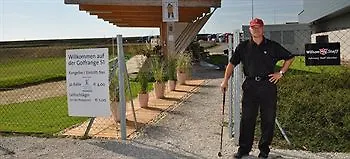 Hotel Ibis Vienna Airport 3*